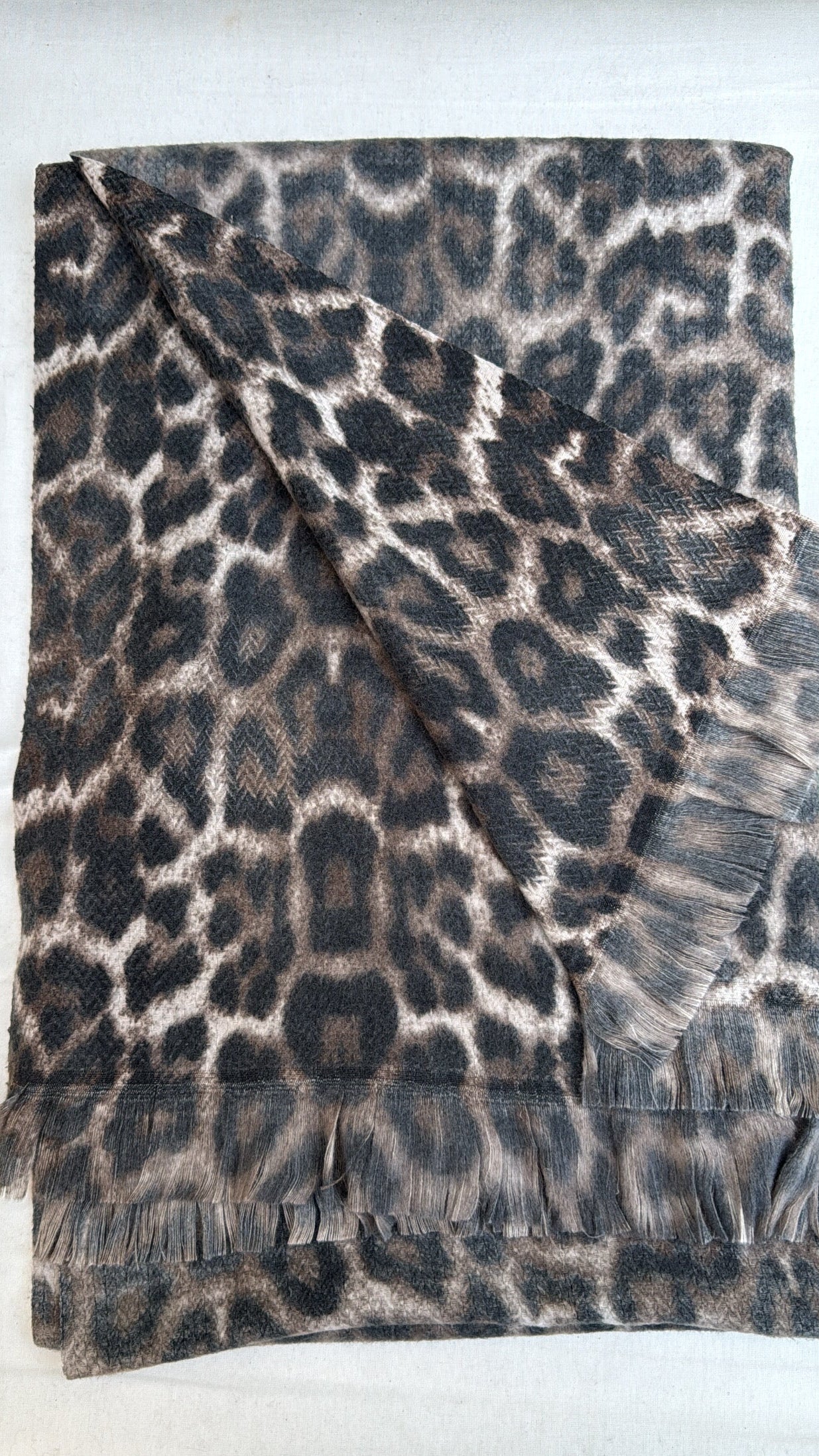 Tiger Print Cozy Shawl-شلان تيجر